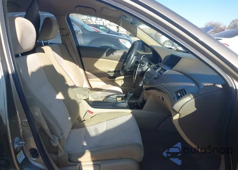 2010 Honda Accord 2.4 Lx-P z USA, uszkodzony, nr VIN 1HGCP2F42AA094345